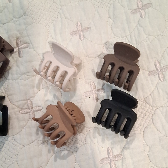 Matte Neutral Hair Claw Clips - 8 Hair Claws NEVER USED - Picture 2 of 3